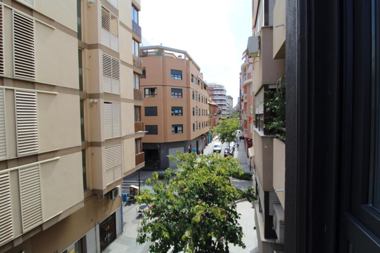 Encanto En El Centro De Alicante Exterior foto